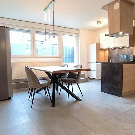 Appartement Ground Floor 1br W Patio, 5 Min To Rab *